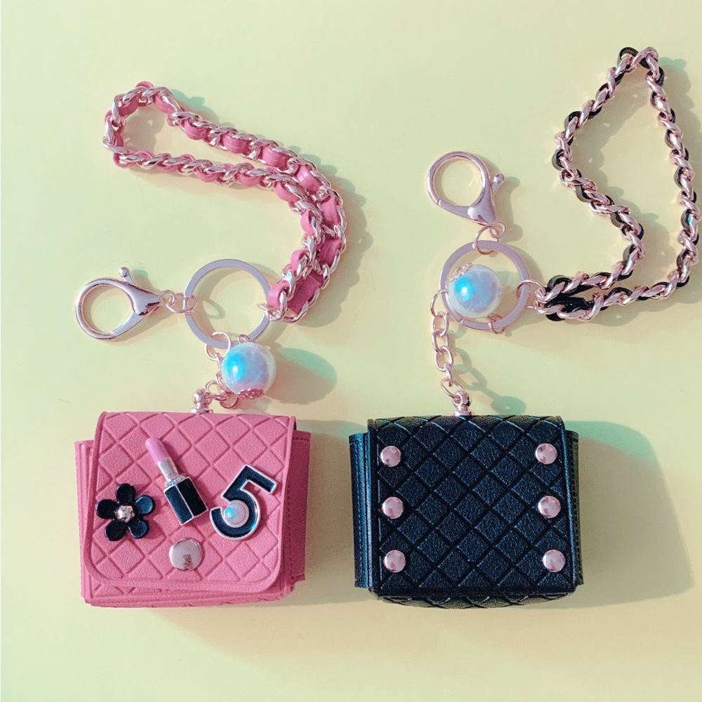 🟠 VIRAL Chanel-style Keychain/Car-key holder/Bag Charm - Picture 2 of 3